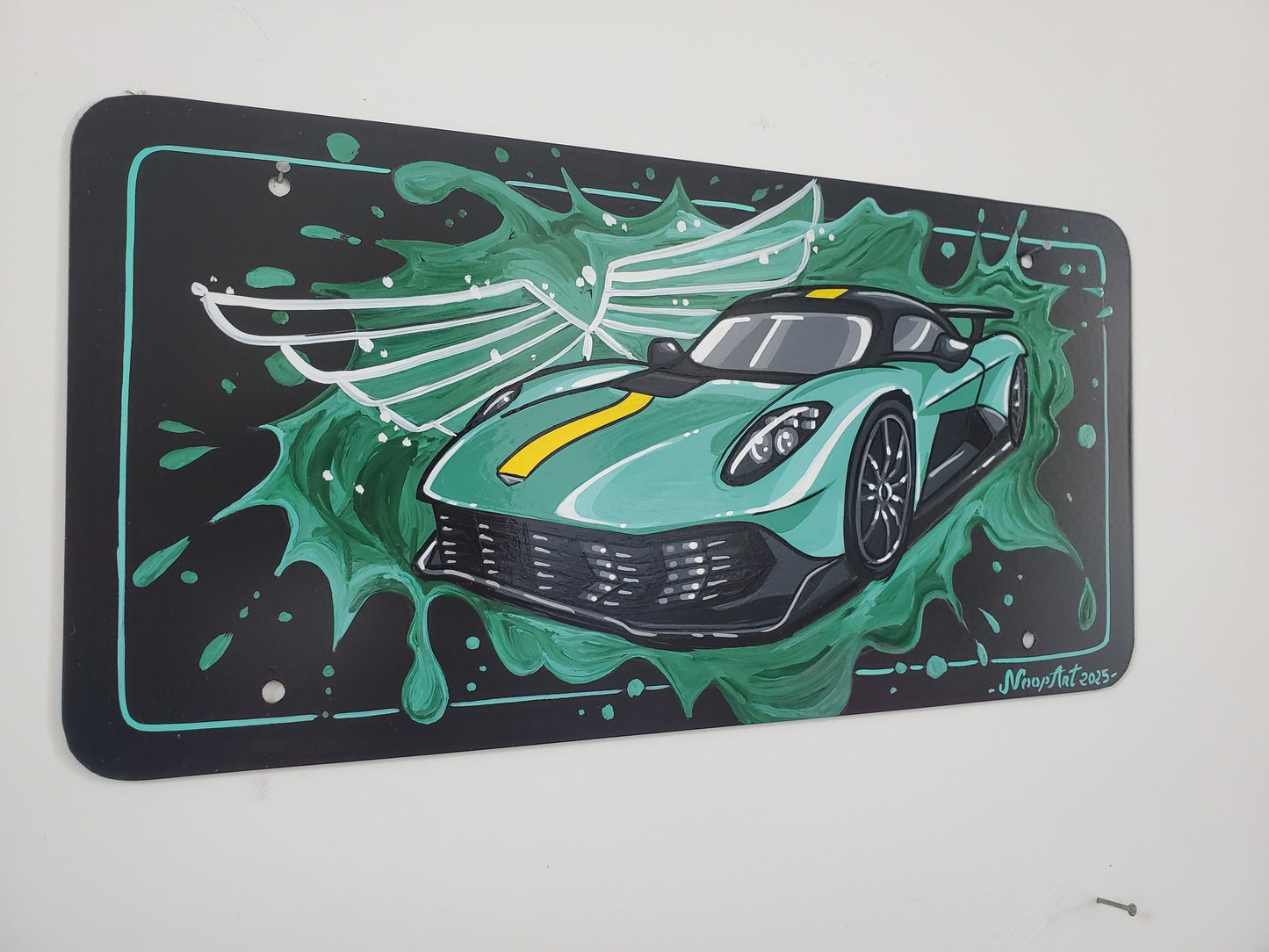 Aston Martin Valhalla