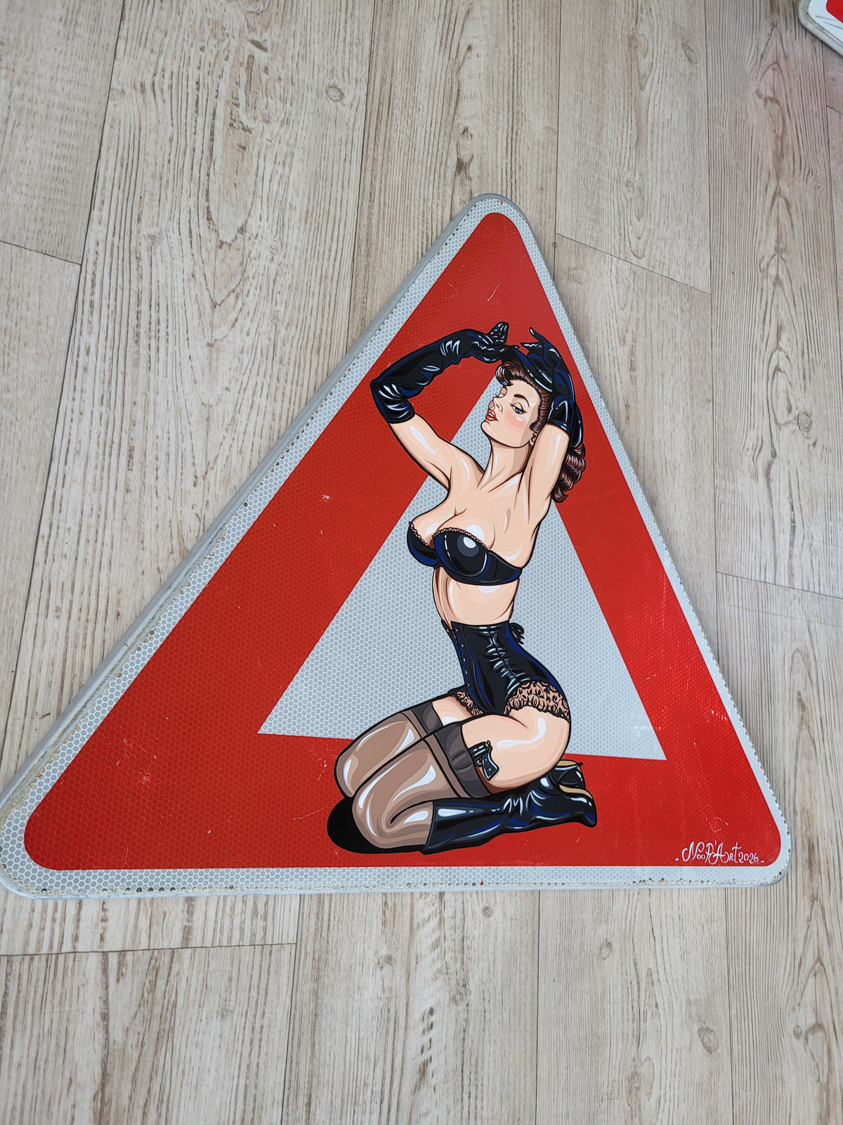 James bond Girl 001